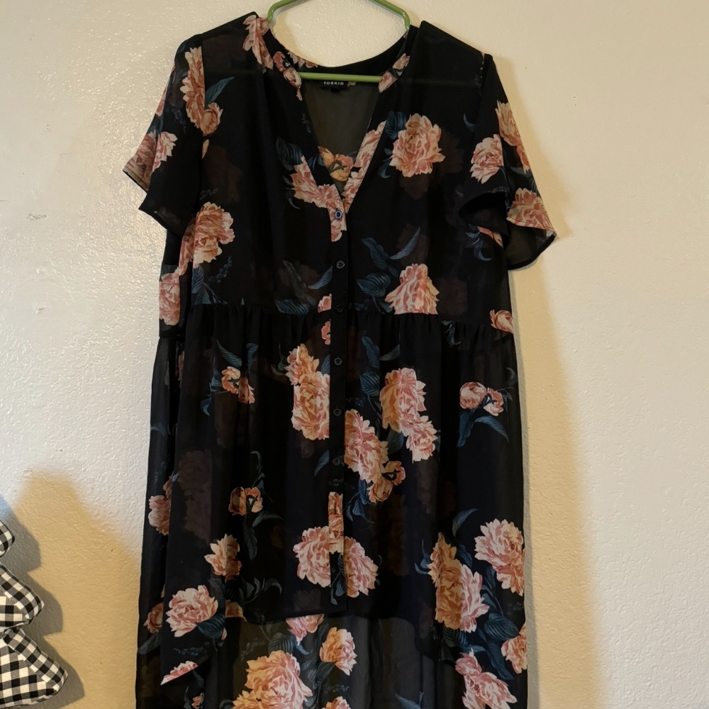 Torrid Asymmetric Chiffon Blous Size 2